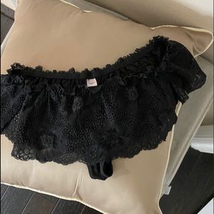 Y2K VS 2004 Stretchy Lace skirt with built in thong. XS/S